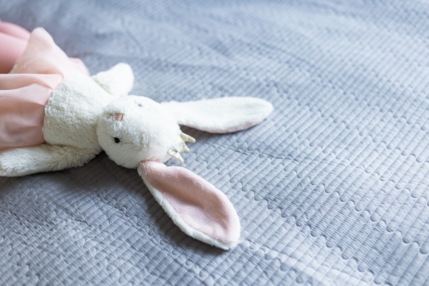 Abgenutztes Kuscheltier durch wiederholtes Falschewaschen